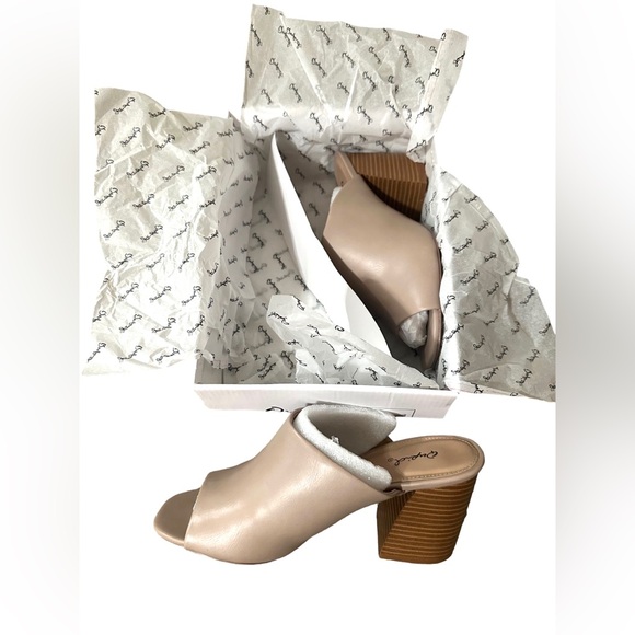 Taupe Dorcas Heels - Picture 3 of 4